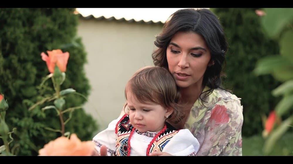 Mia Theodora - Fotografii de Victor Mihaescu