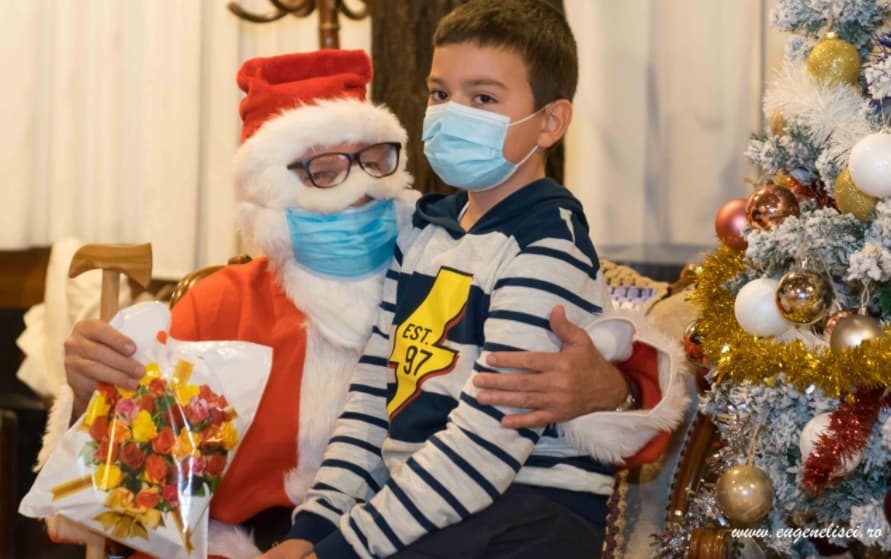 Mos Craciun a venit  - Fotografii de Eugen Elisei