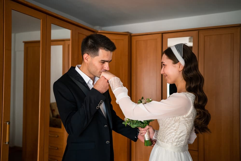 Adna și Sami - Fotografii de Studio Pozici