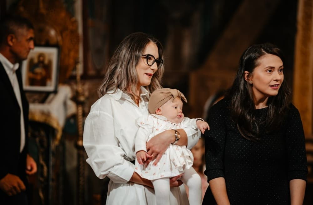 Elena Daniela - Fotografii de Raw Studio