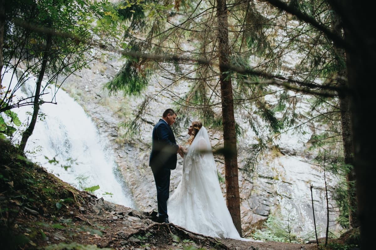 Cascada Vălul Miresei - locatie pentru nunti in Oarţa de Jos, Maramureș