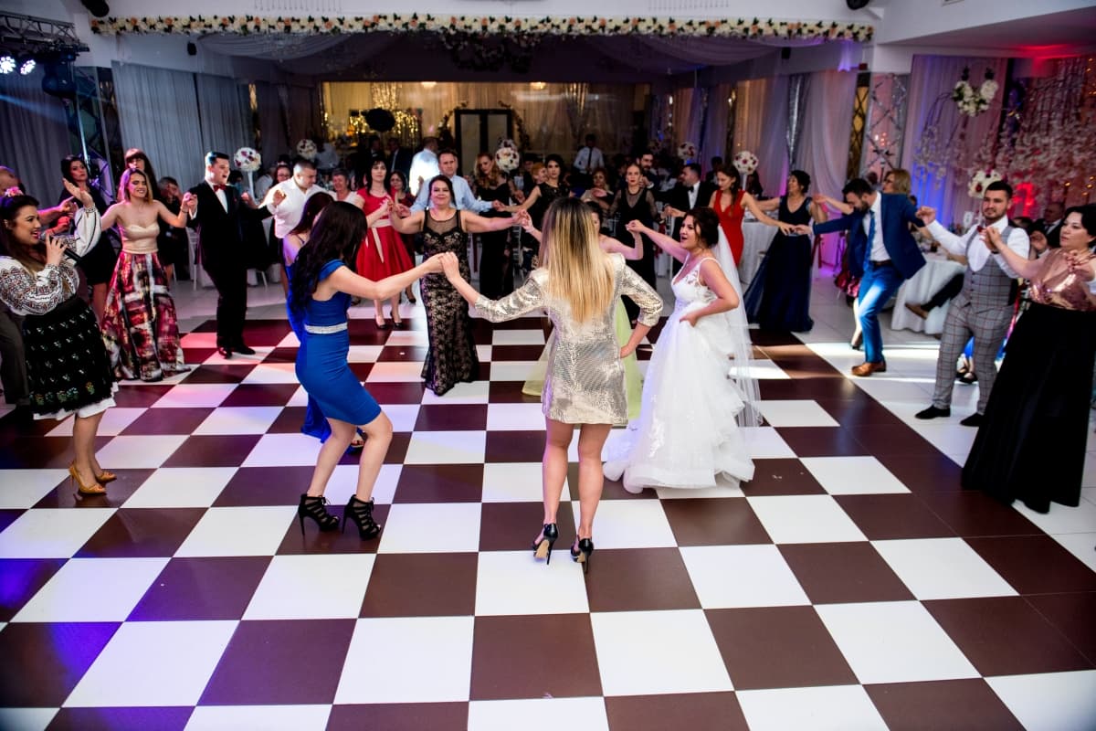 Restaurant Izabel - locatie pentru nunti in Poroschia, Teleorman