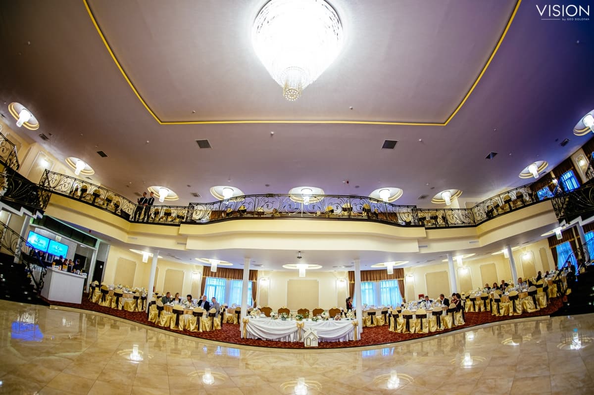 Prestige Confort - locatie pentru nunti in Călinești, Argeș