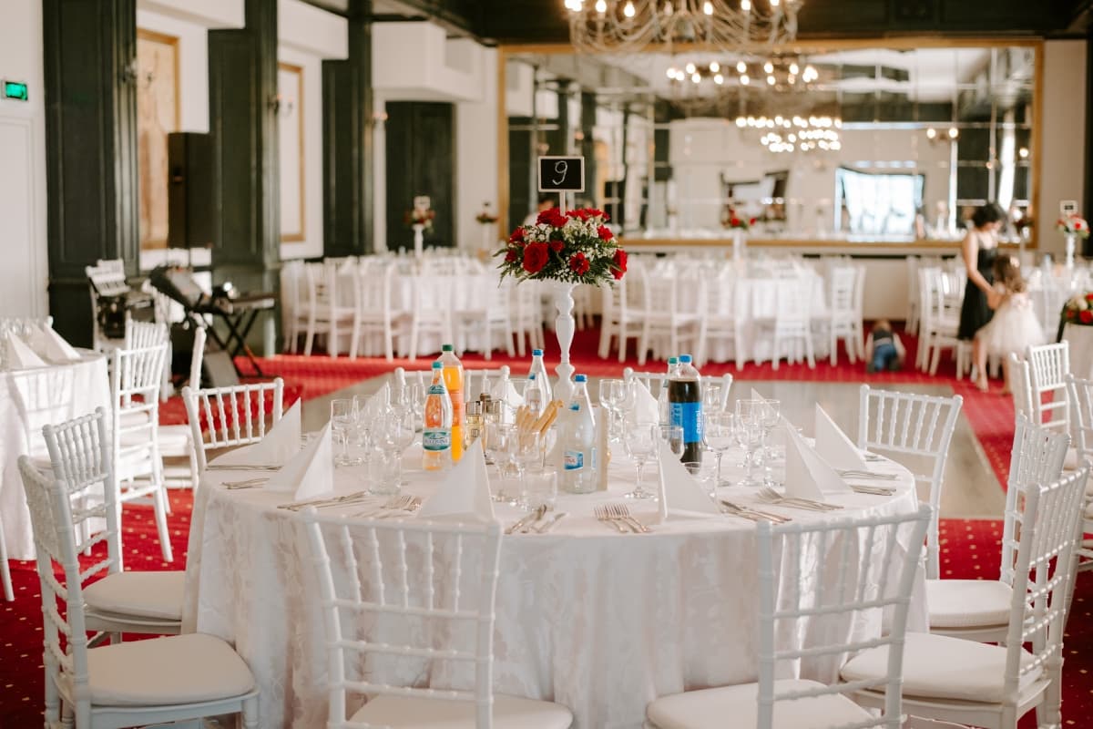 Restaurant Curtea Veche - locatie pentru nunti in Curtea de Argeș, Argeș