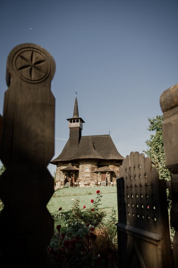 Fotografie de Constantin Plugari la Biserica de lemn