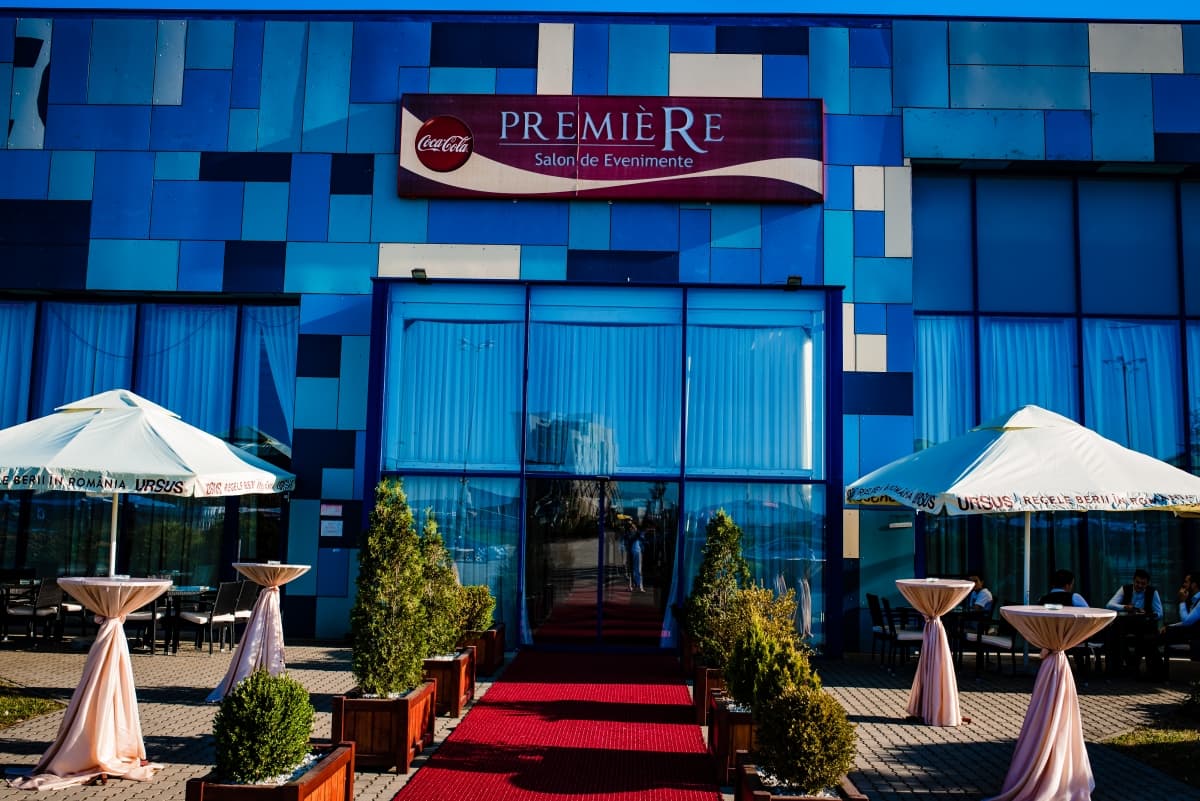 Fotografie de Nelutu Rosu la Salon Premiere