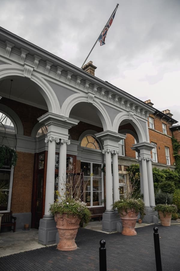Oatlands Park Hotel - locatie pentru nunti in England