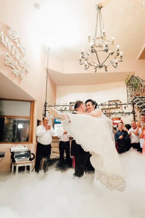 Restaurant Antique - locatie pentru nunti in Ploiești, Prahova