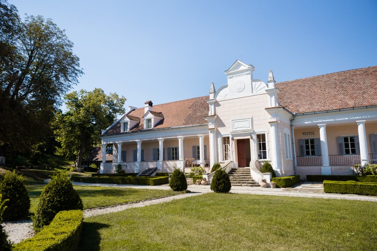 Fotografie de Alexandru Domnisoru la Conacul Apafi