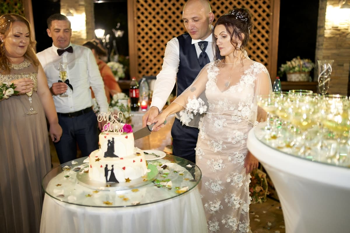 Hanul Marioarei - locatie pentru nunti in Roman, Neamț