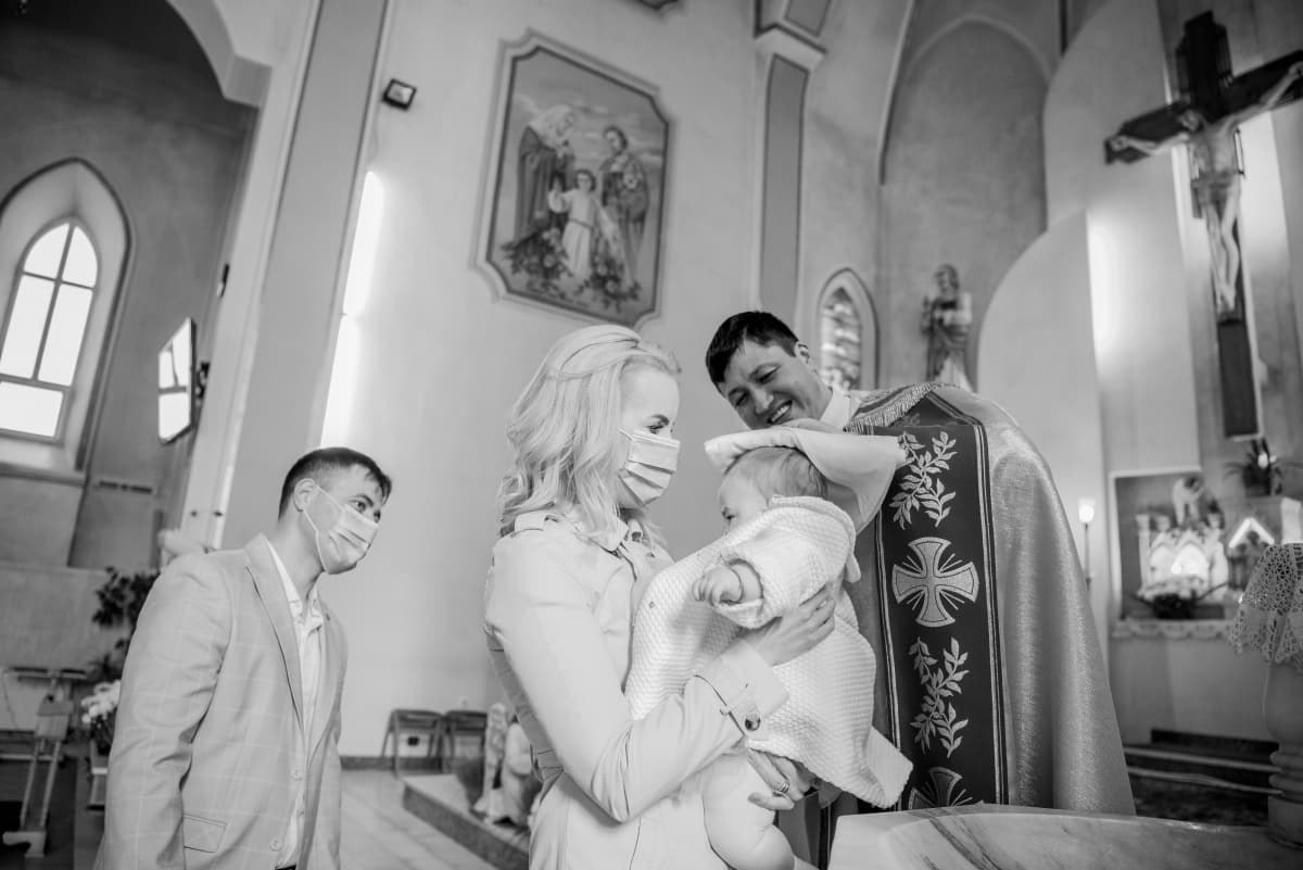 Fotografie de ArtaFilmării la Biserica Catolica 