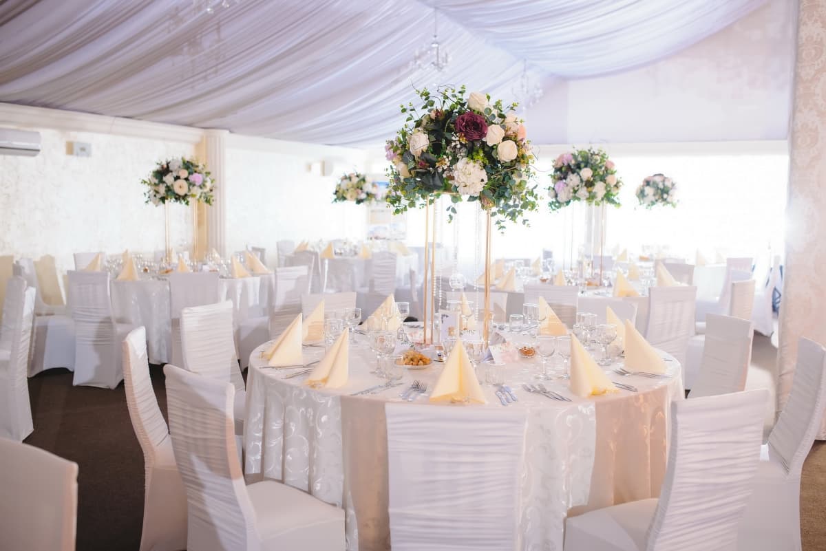 Salon Cristal Events - locatie pentru nunti in Racovița, Vâlcea