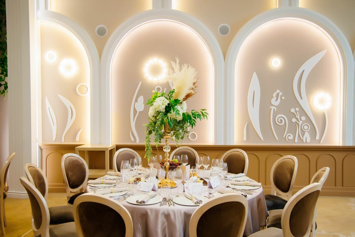 Coroana - locatie pentru nunti in Războieni, Iași