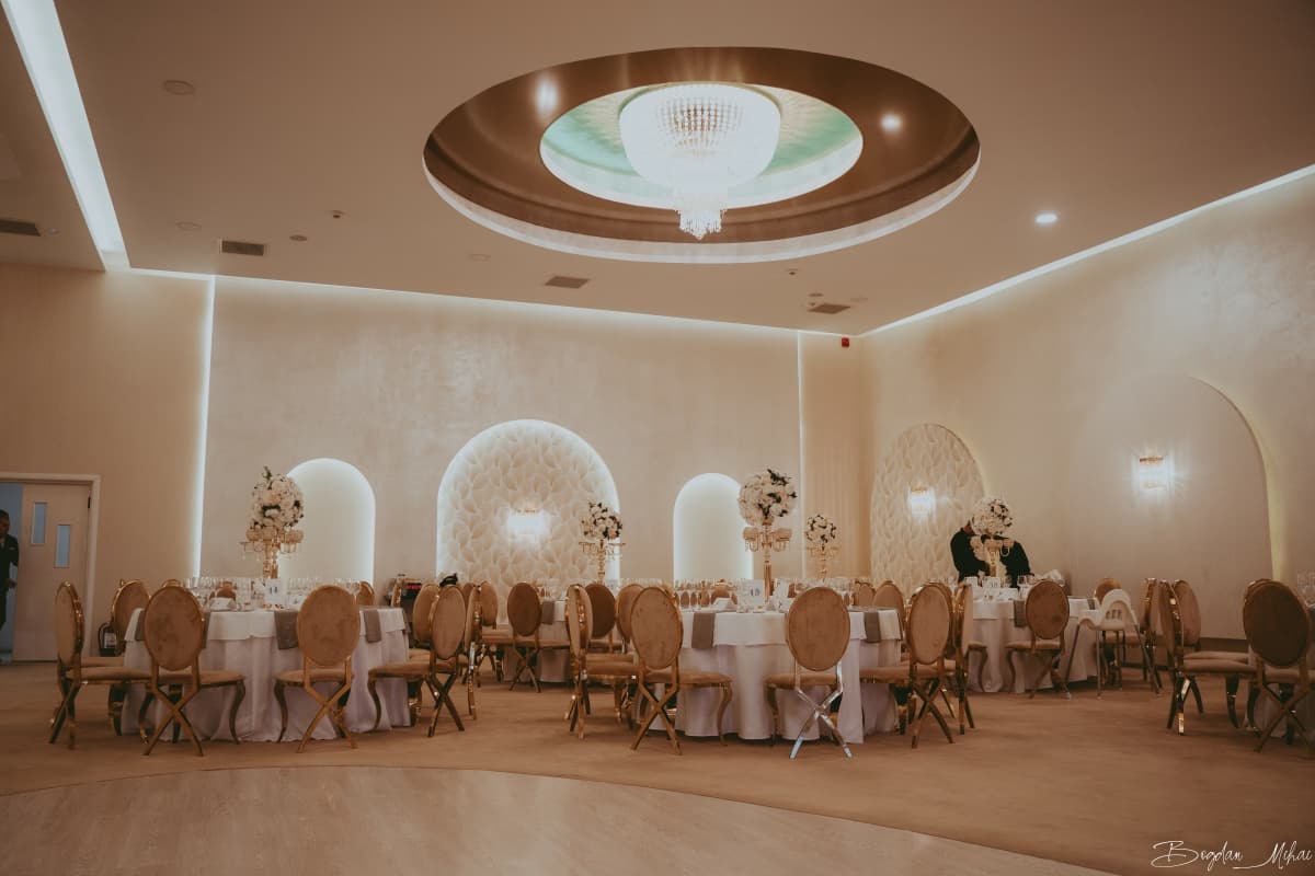 Fotografie de Bogdan Mihai la Metropolitan Club &amp; Events