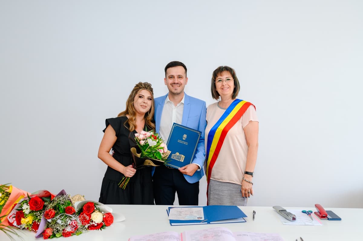 Fotografie de Mugurel Olteanu  la Casa Casatoriilor Valcea