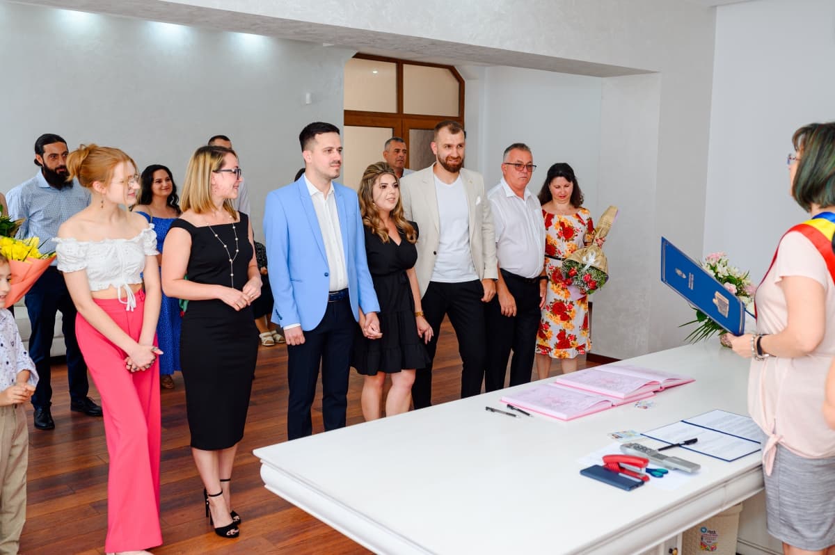 Fotografie de Mugurel Olteanu  la Casa Casatoriilor Valcea