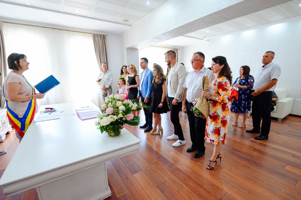 Fotografie de Mugurel Olteanu  la Casa Casatoriilor Valcea