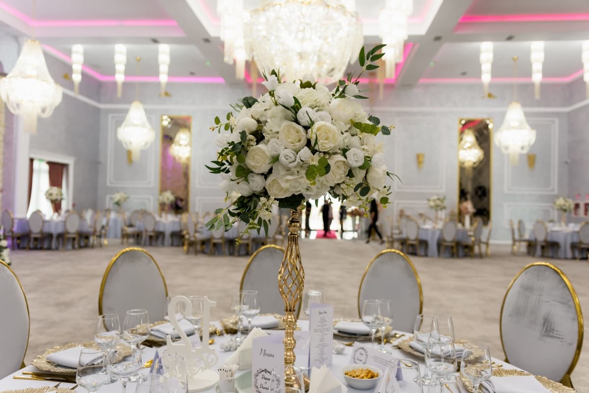 Fotografie de M Dima Foto Studio la Royal Palace Ballroom