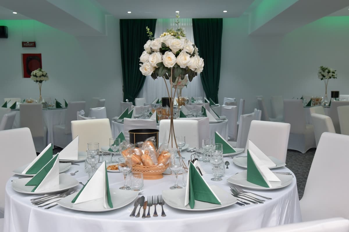 Popasul lui Gicuta - locatie pentru nunti in Curtea de Argeș, Argeș