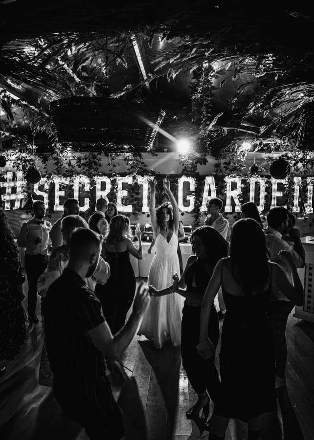 Fotografie de Framed Moments la Secret Garden Events