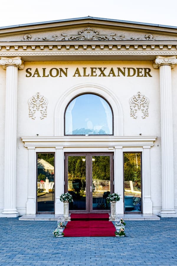 Salon Alexander - locatie pentru nunti in Onești, Bacău