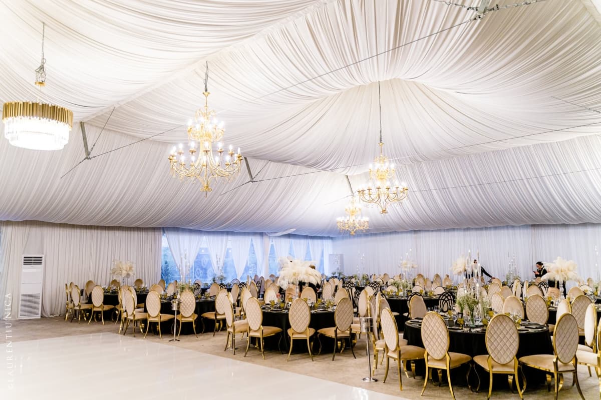 Fotografie de Laurentiu Nica la Imperial Garden Ballroom