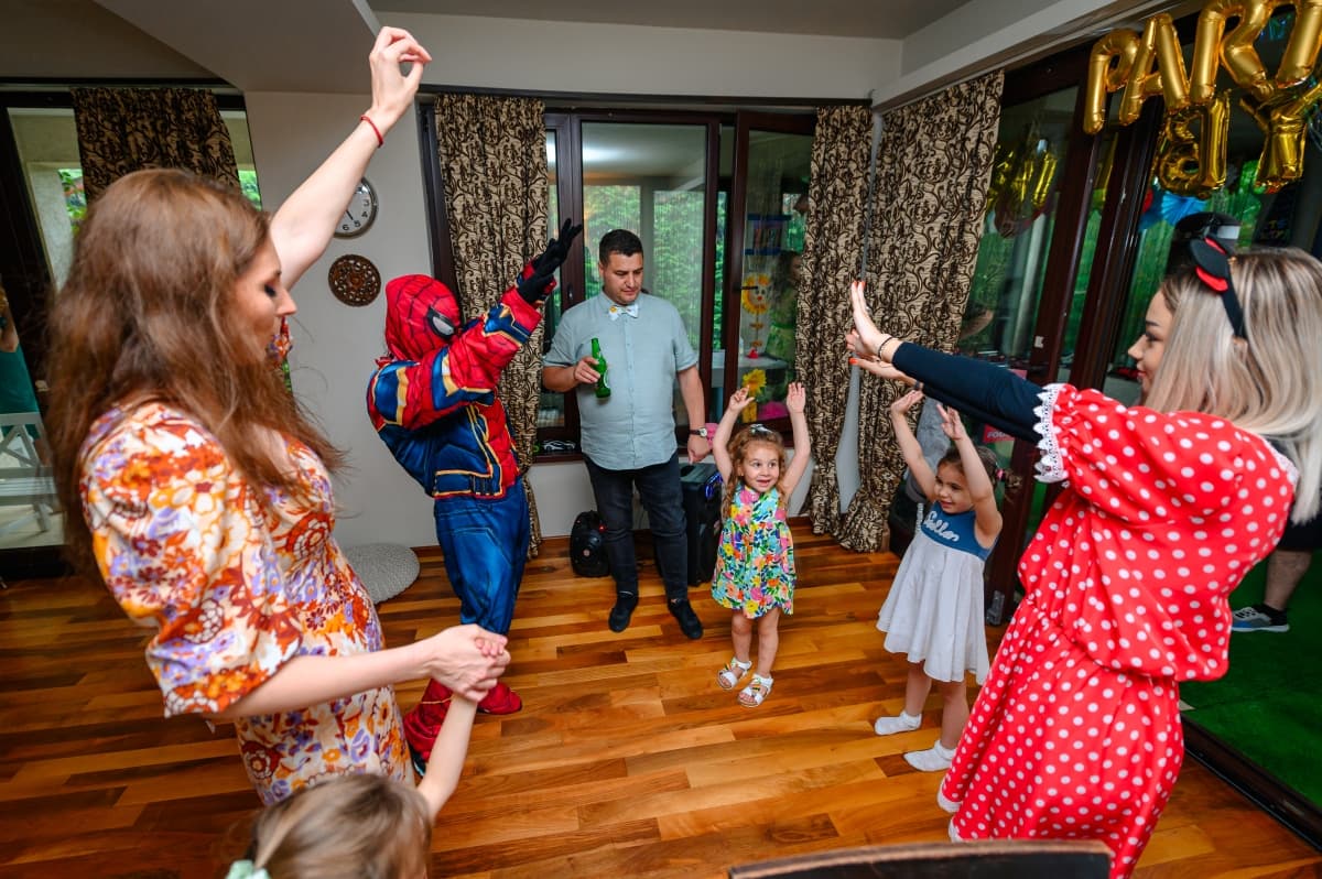 Fotografie de Mugurel Olteanu  la Happy Party