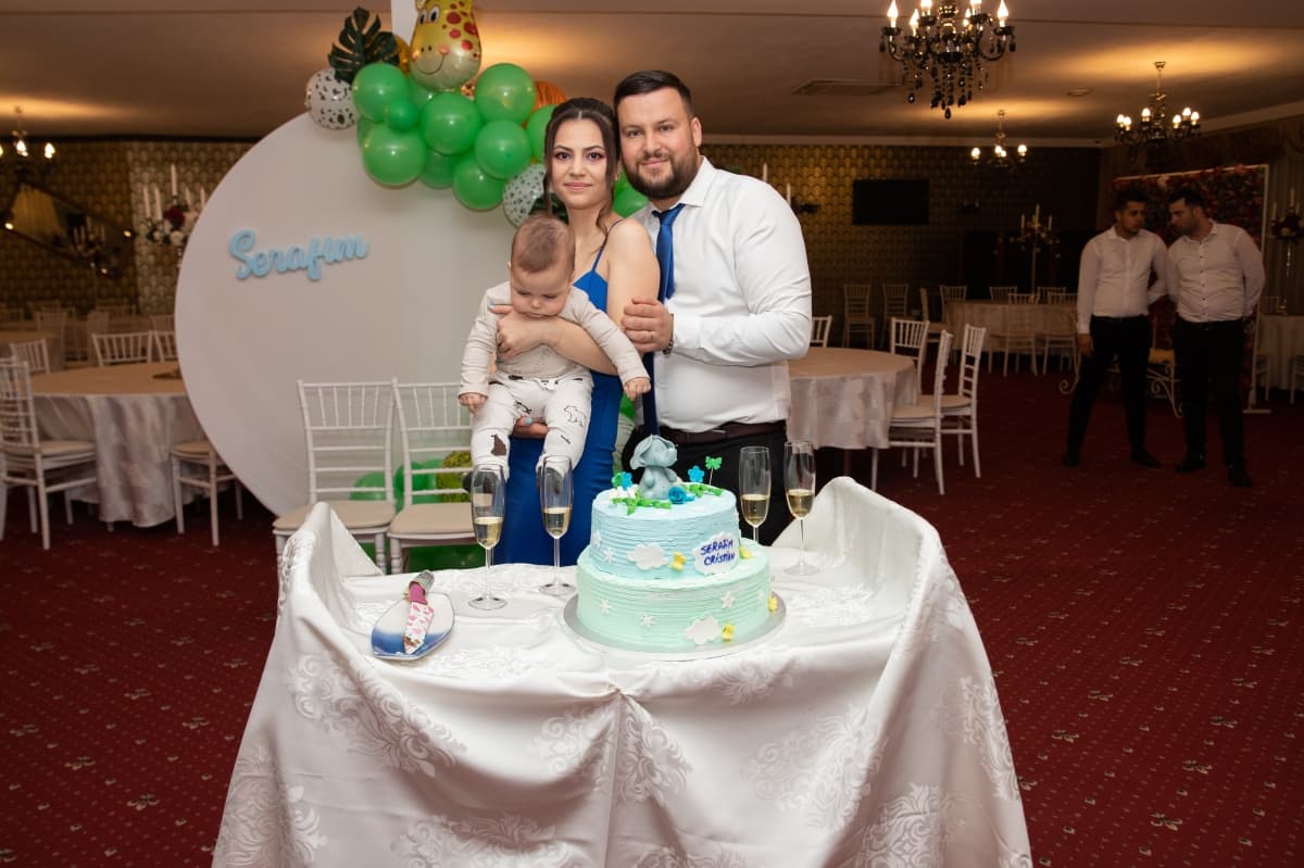 Restaurant Flora - locatie pentru nunti in Filiași, Dolj