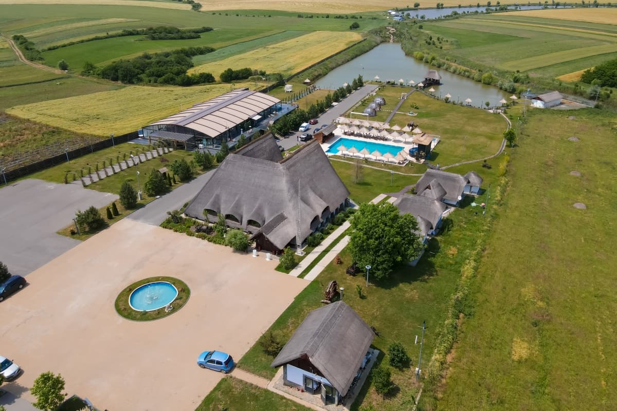 Lebada Neagra Resort - locatie pentru nunti in Podişor, Giurgiu