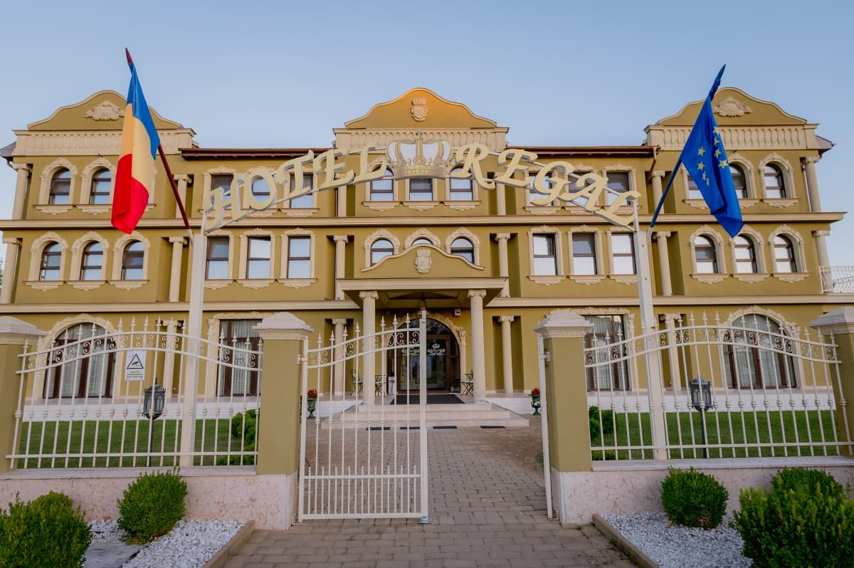 Fotografie de Răzvan Dale la Regal Beius