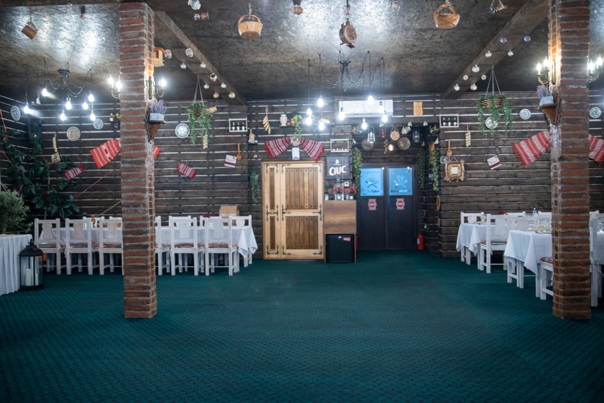 Fotografie de Andrei Lungu la Red House