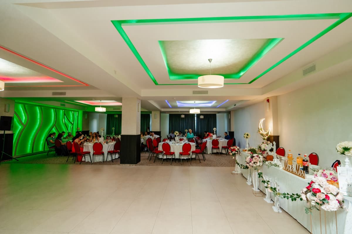 Premier Event - locatie pentru nunti in Pitești, Argeș