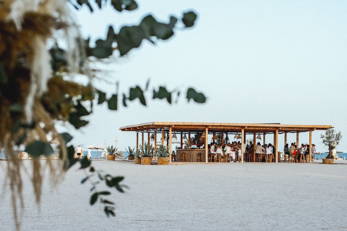 Fotografie de ZOOMER STUDIO la Crazy Beach