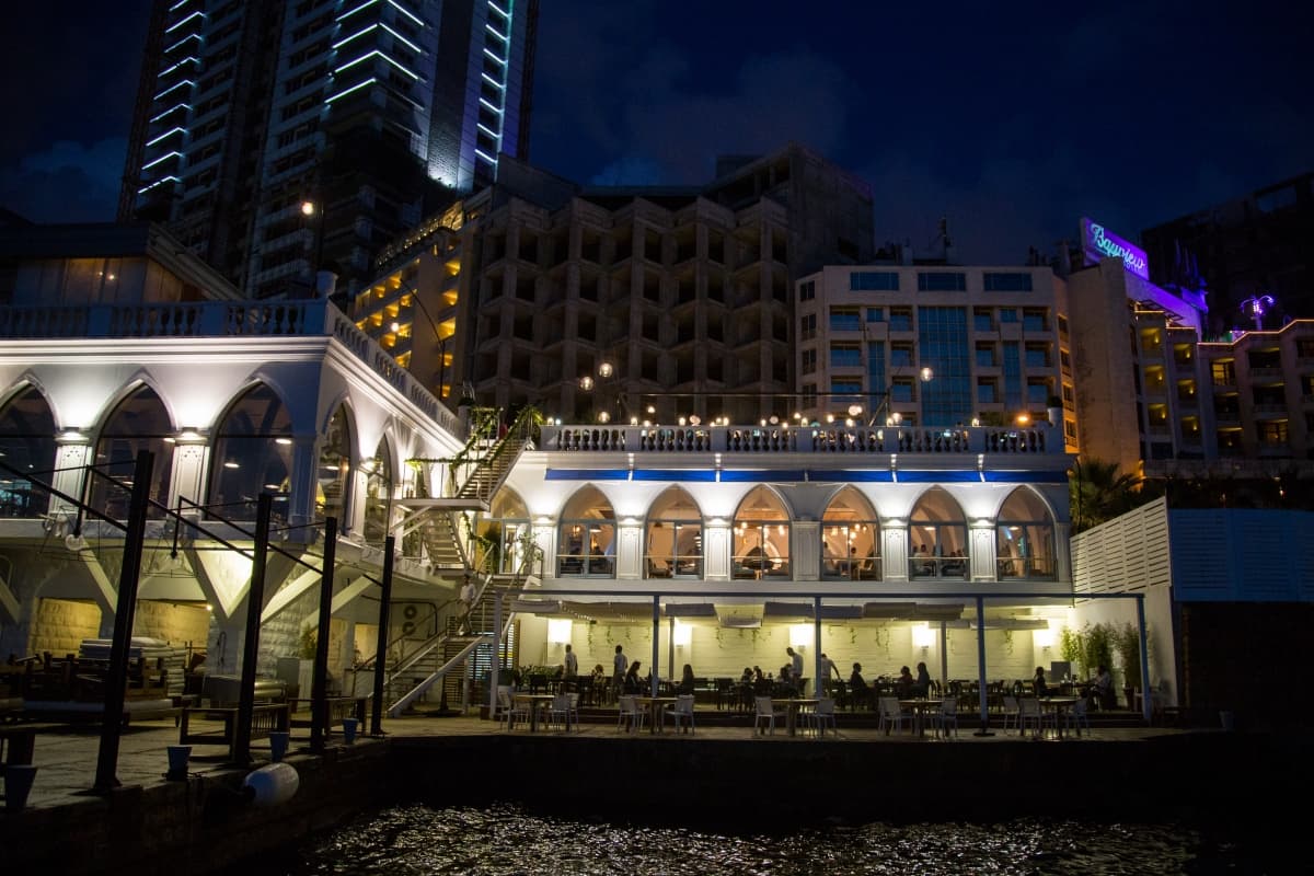 Fotografie de ZOOMER STUDIO la Boulevard Beirut Café 