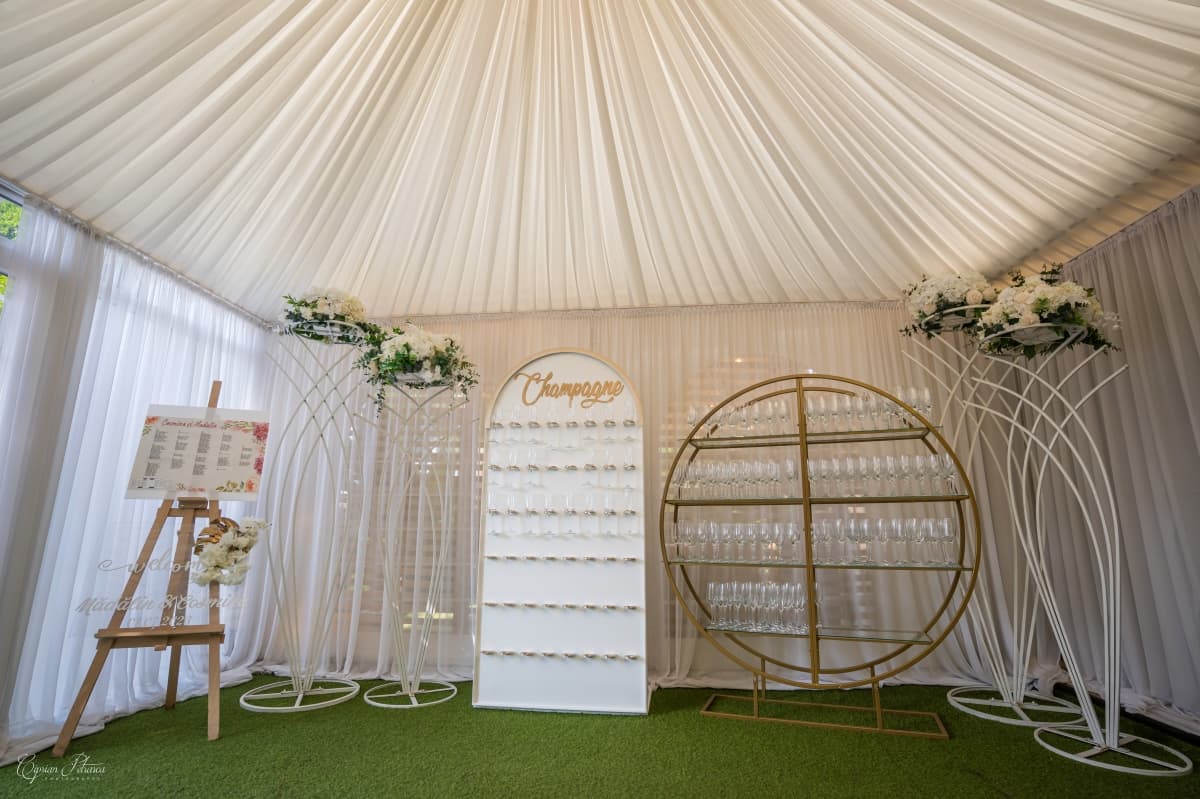 Majestic Events - locatie pentru nunti in Roman, Neamț