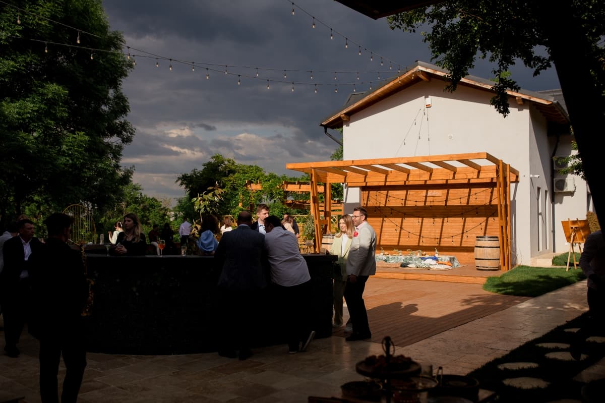 Fotografie de District One Stories la By the Lake