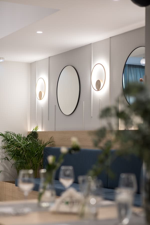 Fotografie de District One Stories la Restaurant Conti