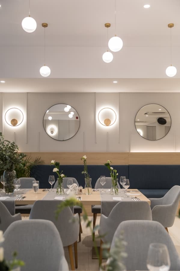 Fotografie de District One Stories la Restaurant Conti