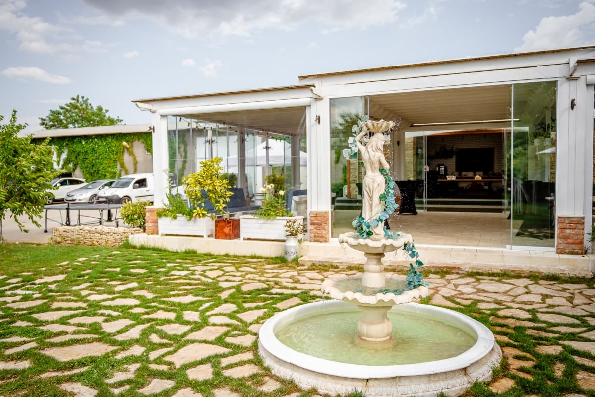 Fotografie de Eduard Colea la The Backyard