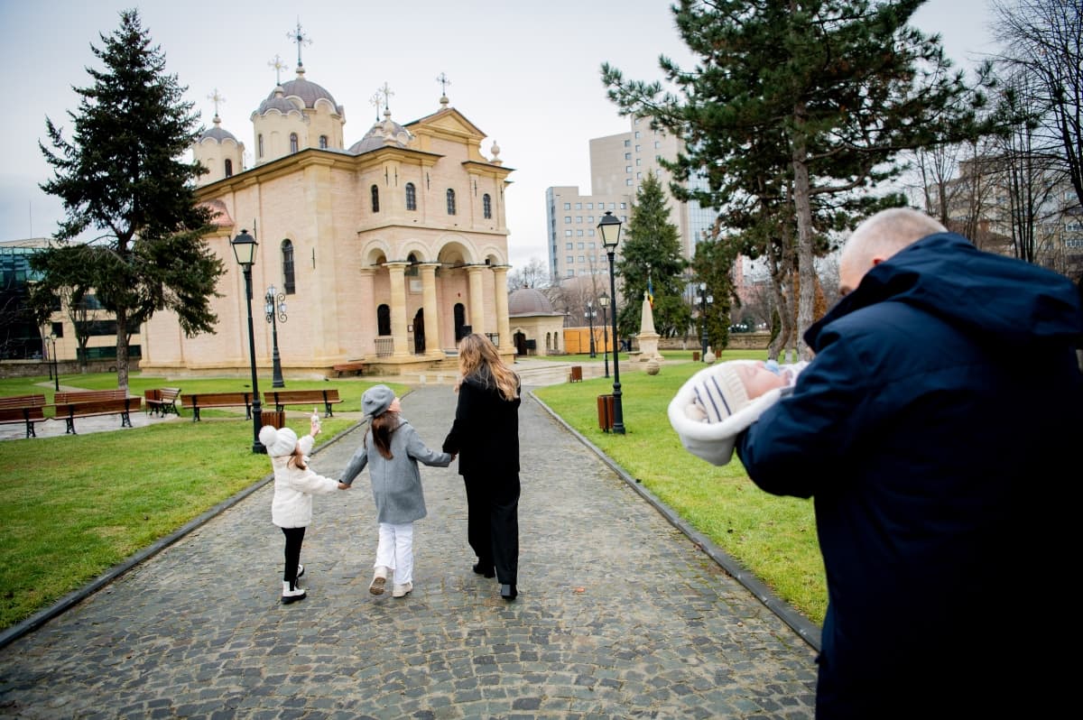 Fotografie de ArtaFilmării la Biserica Barboi