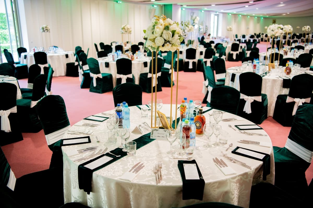 Agora - locatie pentru nunti in Iași, Iași