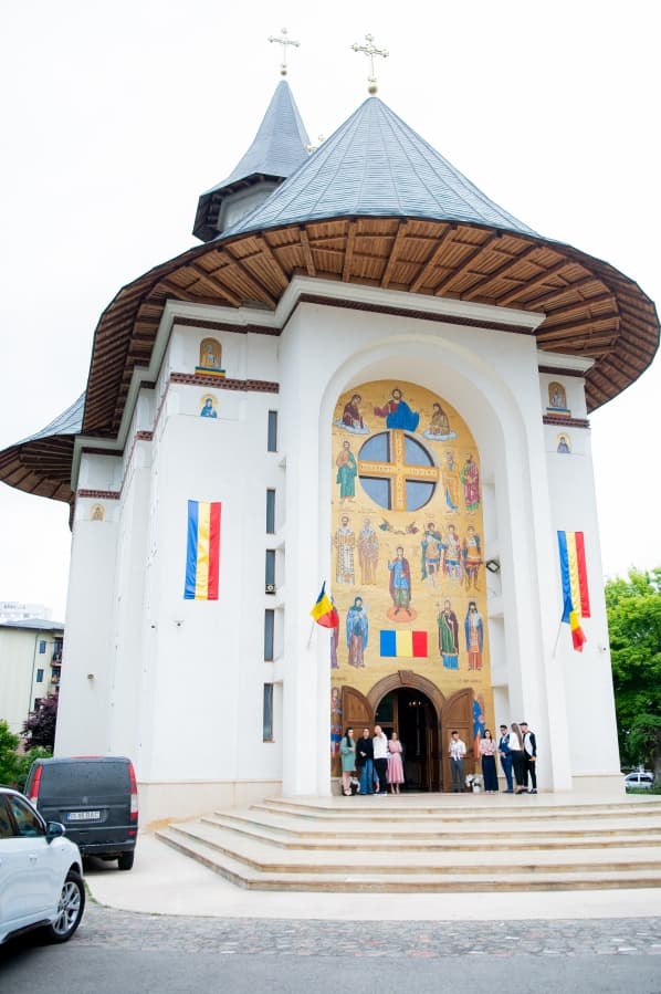 Fotografie de ArtaFilmării la Biserica Sf Iulian din Tars