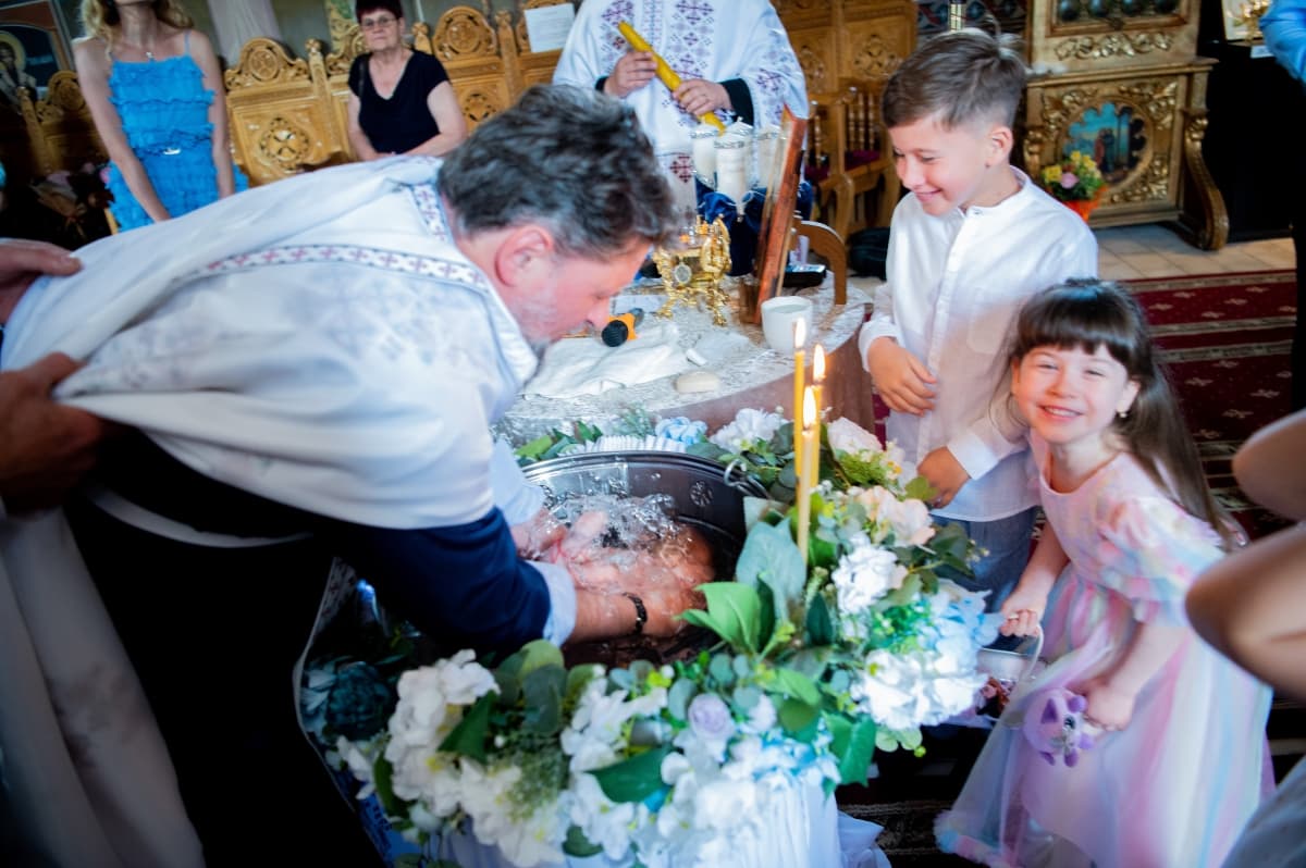 Fotografie de ArtaFilmării la Biserica Vulpe