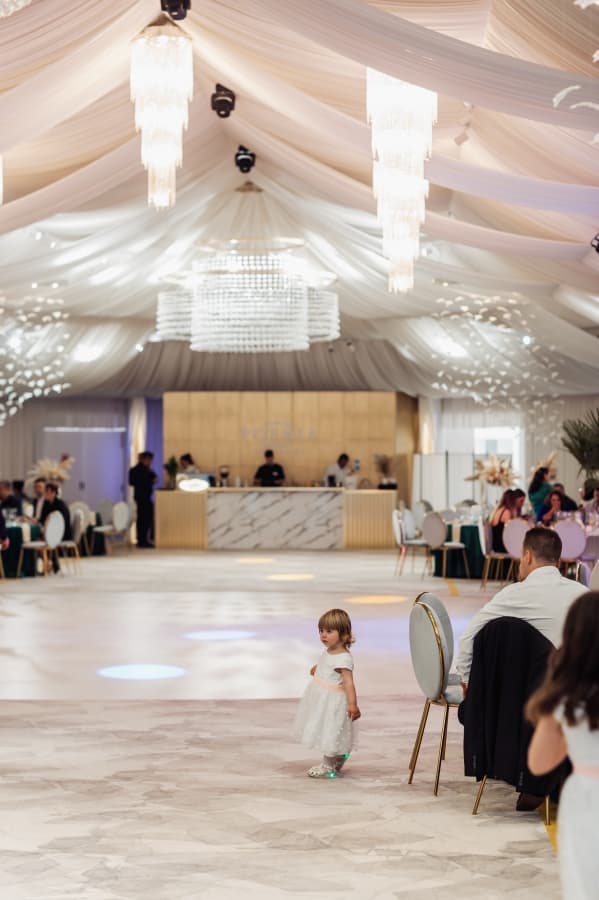 Fotografie de Andrei Roly la Poemia Events Hall