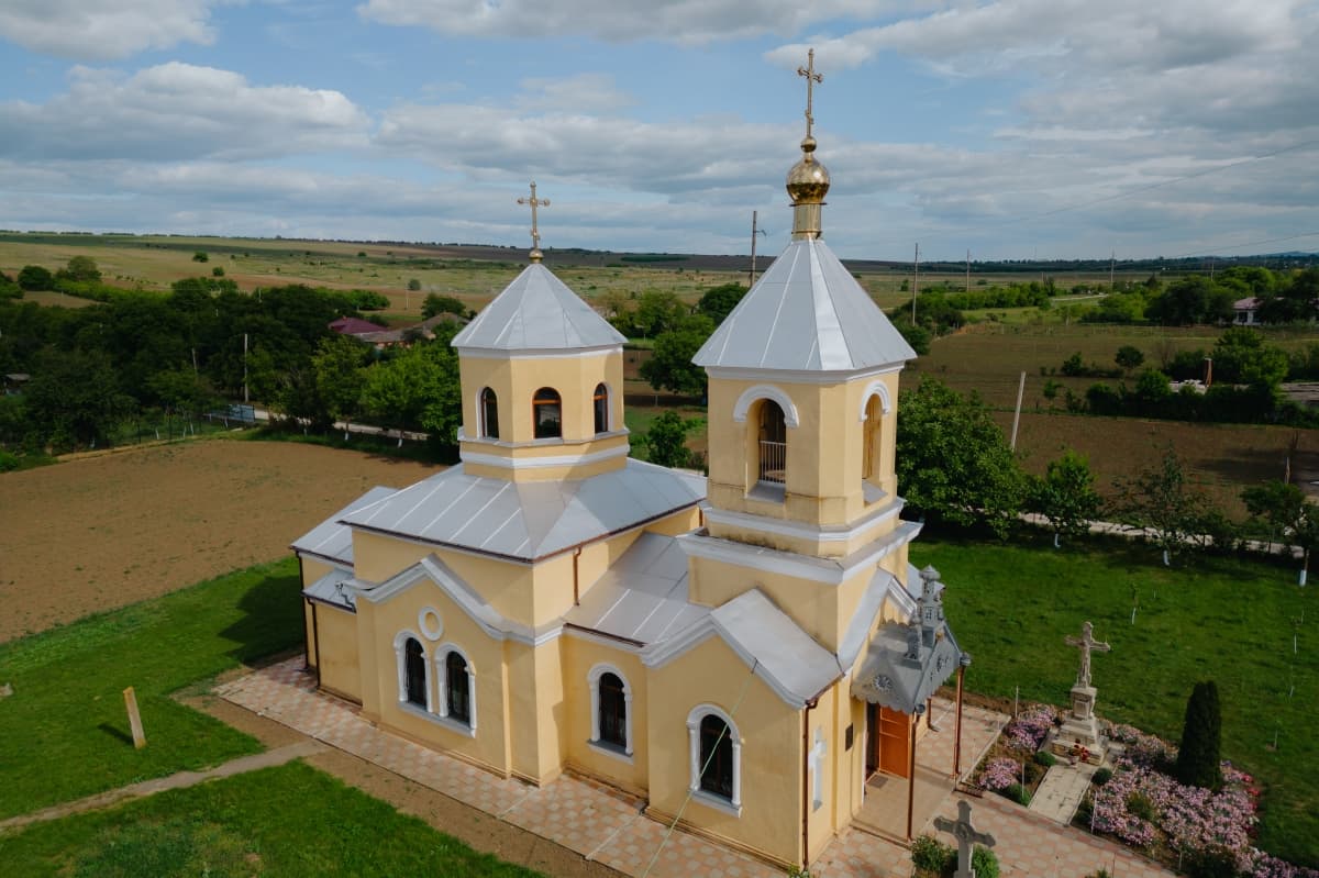 Biserica Gherman - locatie pentru nunti in Gherman, Raionul Ungheni