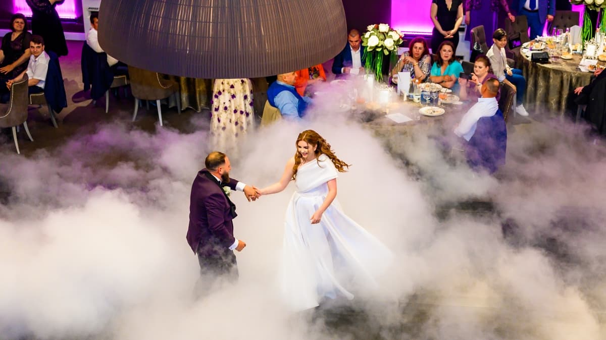 Fotografie de Razvan Balus - ZVAN Weddings la Kupolla Events