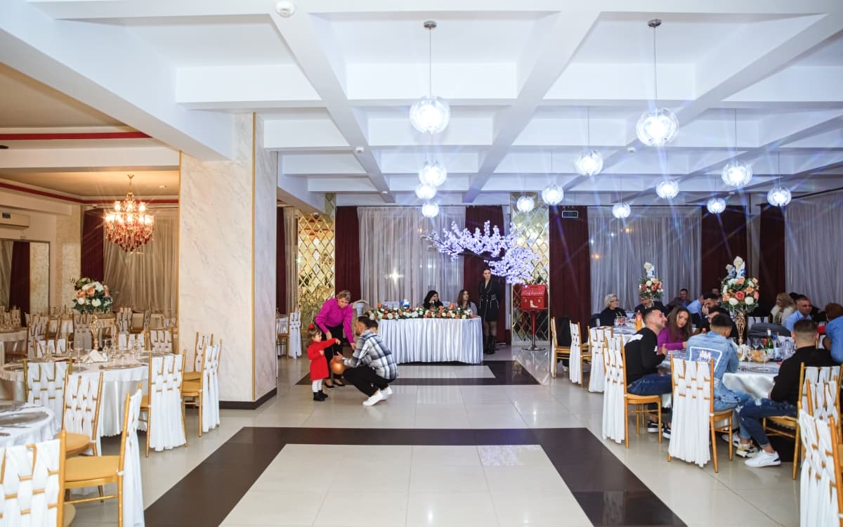 Fotografie de Ema &amp; Gabriel Voicu la Complex Capitol