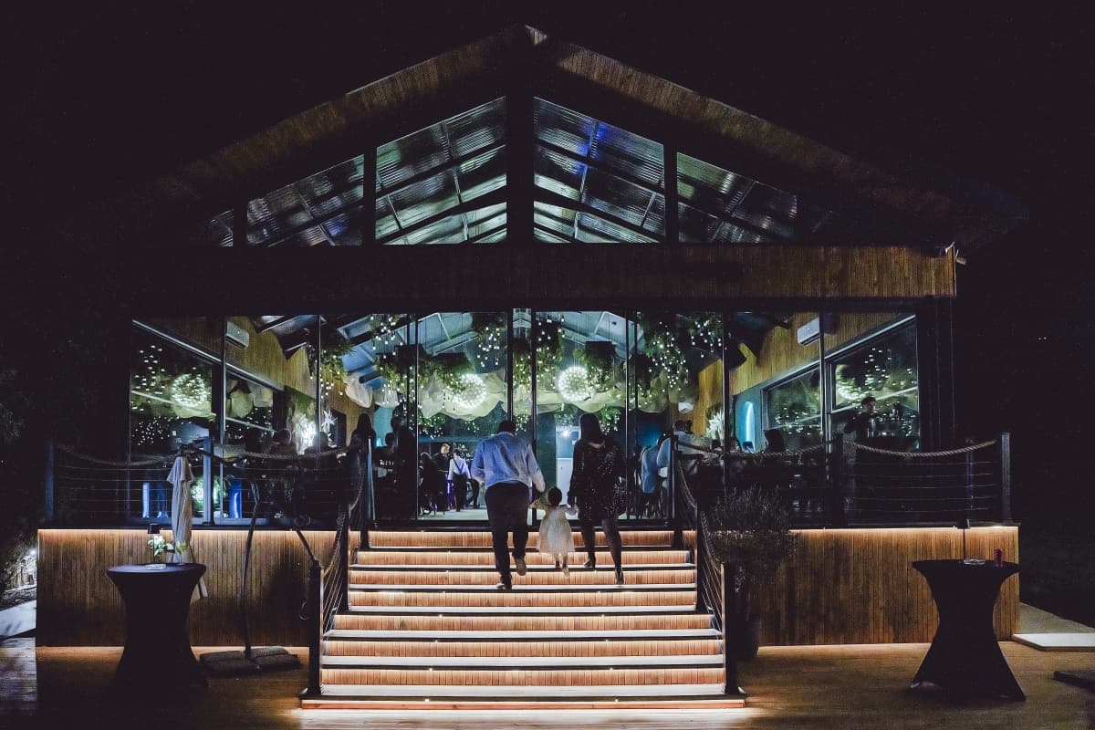 Fotografie de ZOOMER STUDIO la Lotus By The Lake 