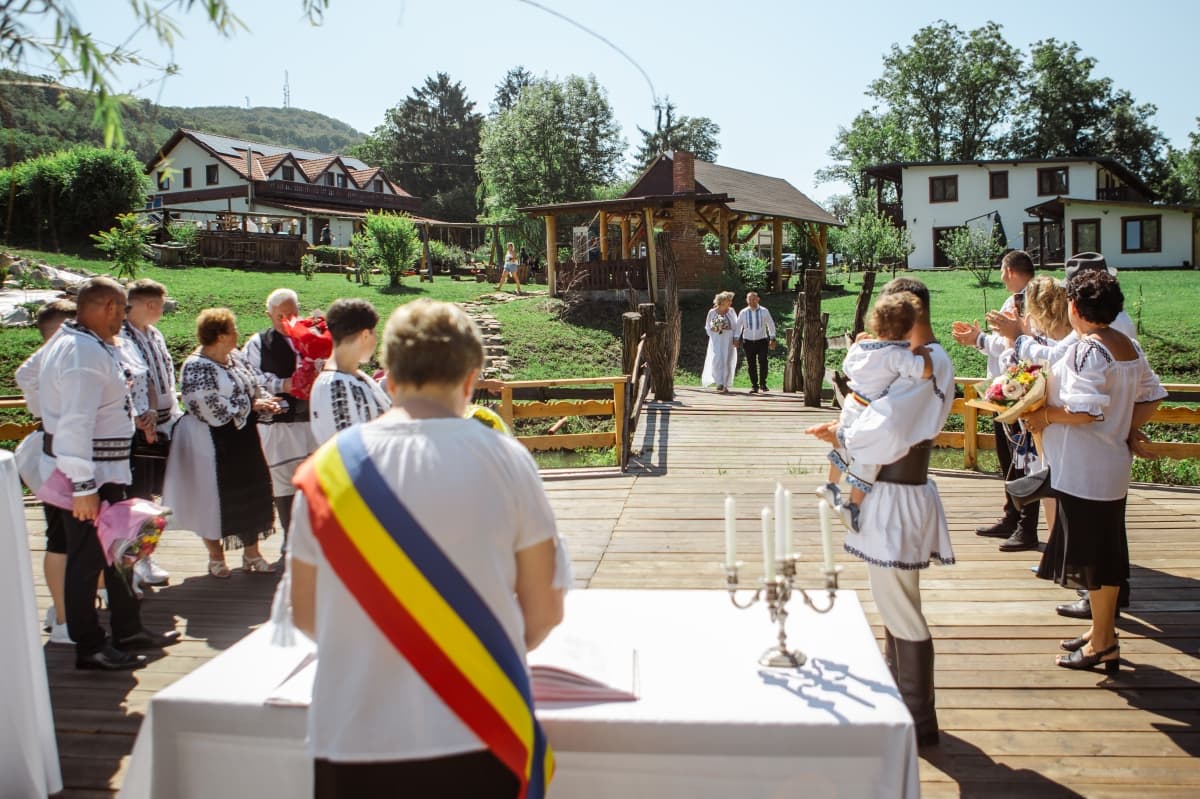 Casa cu Prispa - locatie pentru nunti in Aurel Vlaicu, Mureș