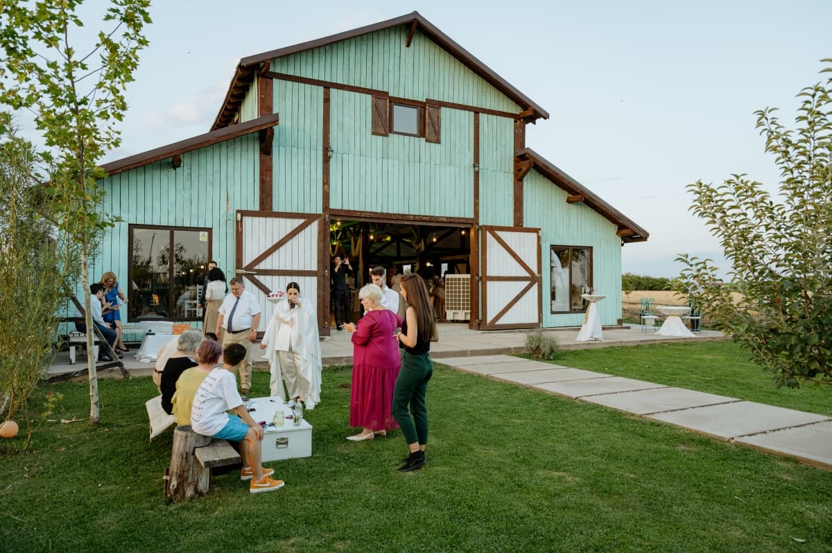 Fotografie de Alexandra Zamfirescu Fotograf la Artist - The Barn